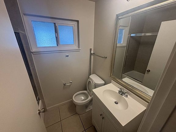 5th image of 10763 Oakton Way