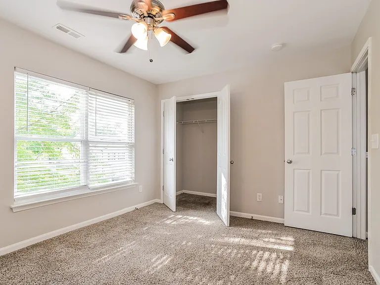 1733 Larne Cir — Photo 12