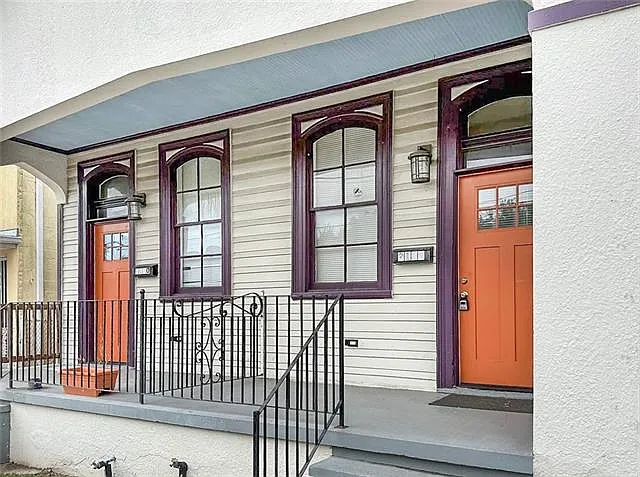 2122 New Orleans St — Photo 2