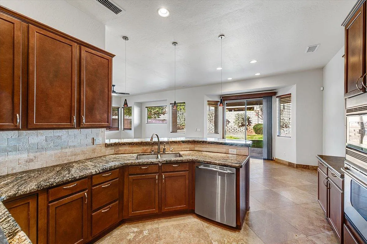 E Kirkland Rd, Phoenix — Photo 4