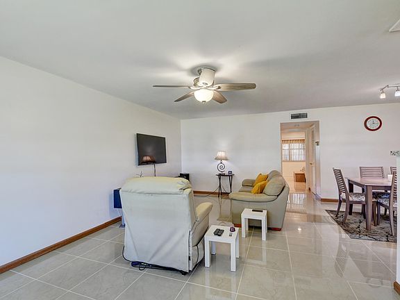 5th image of 3240 Park Lane #C