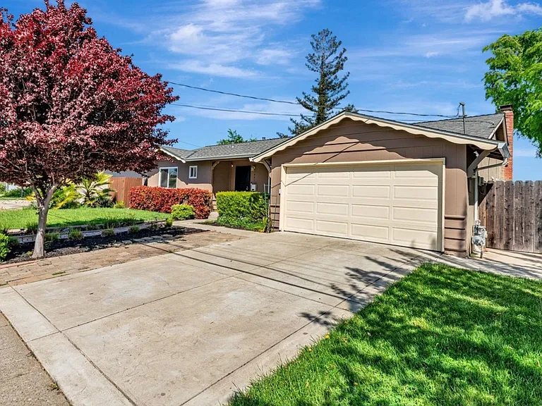 7531 Burnham Way — Photo 3