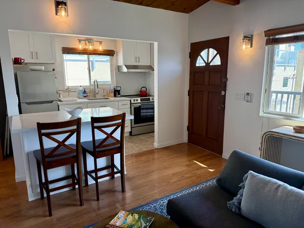 1944 1/2 Hornblend St, San Diego, CA 92109