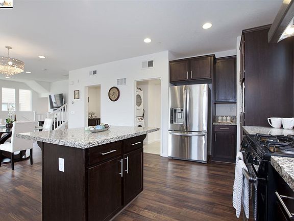 5th image of 614 Santina Dr