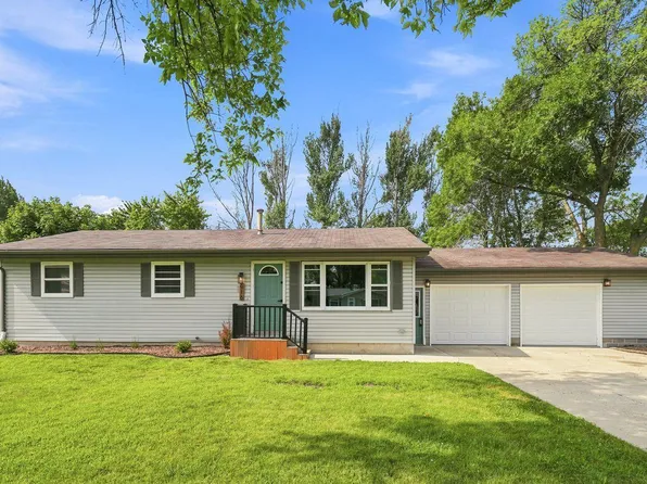 916 Birch Ave W, Hector, MN 55342