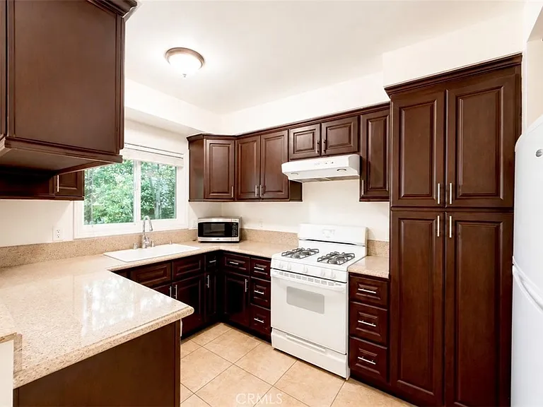 231 S Catalina Ave #6 — Photo 9