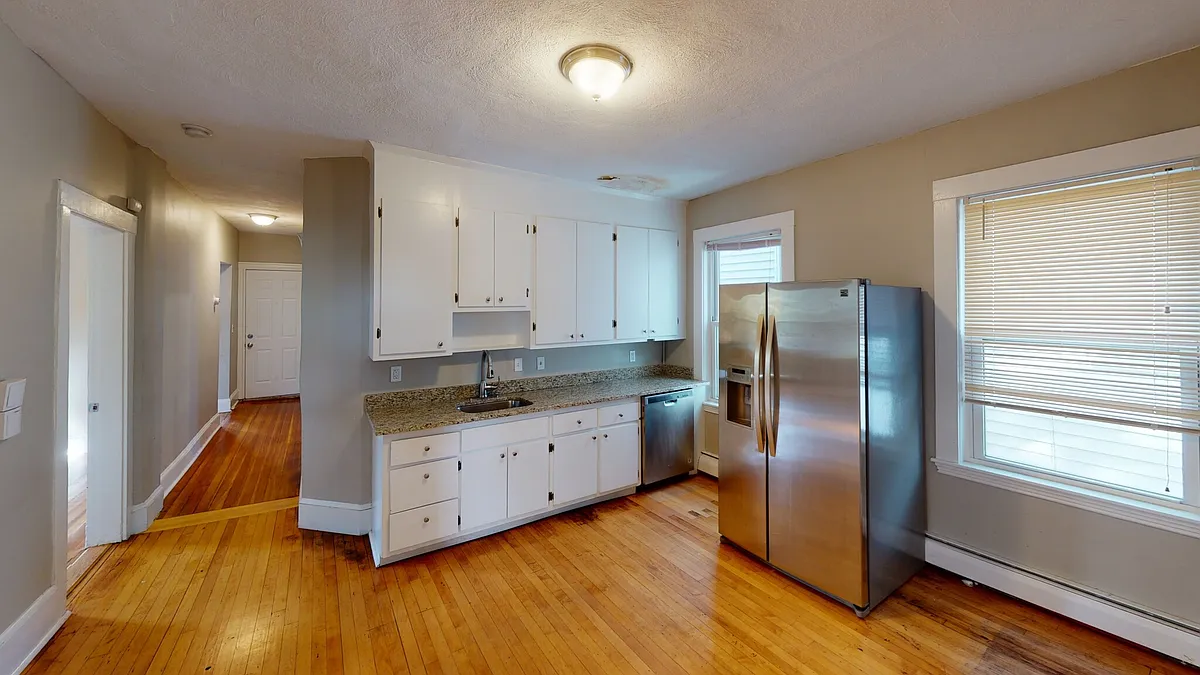 Building Photo - 12 Estrella St #2