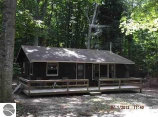 4025 1st St, Frankfort, MI 49635