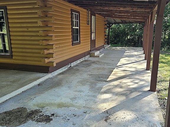 Carport 46'x10'6"