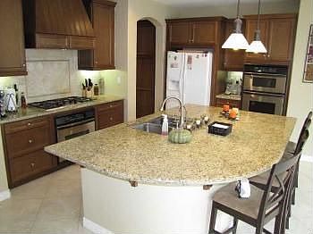 4th image of 979 Baylor Dr