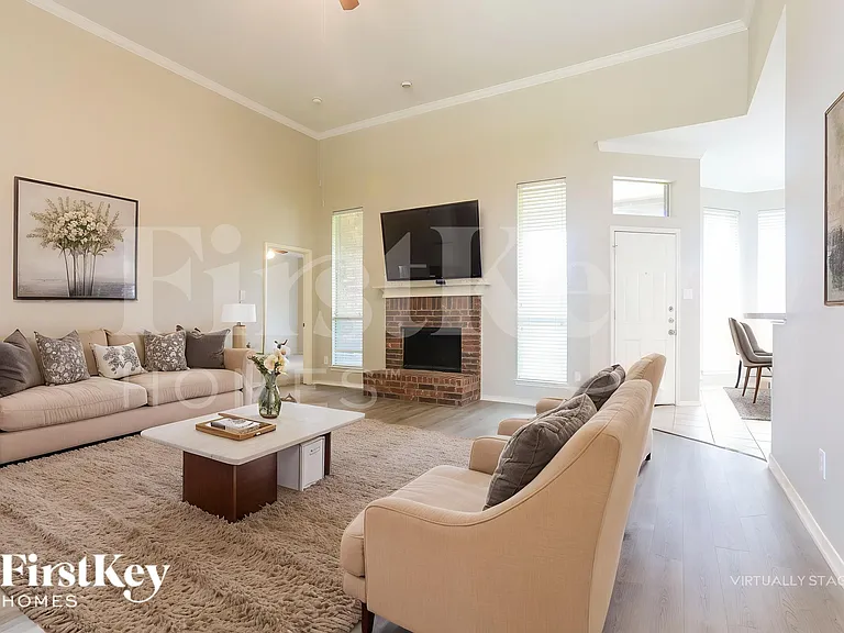 1731 Vista Ridge Dr W — Photo 4