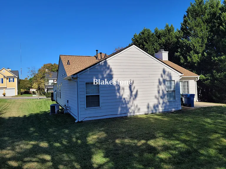 111 Lake Valley Ln — Photo 6