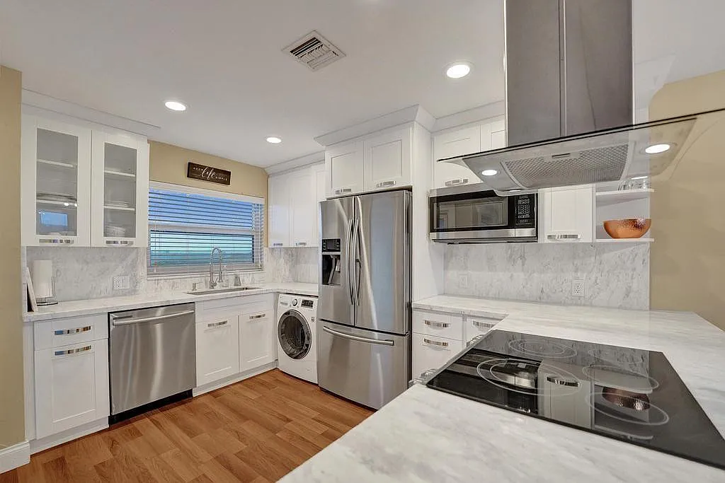 2 bed, 2.0 bath, 1300 sqft, $3,600 — Photo 1