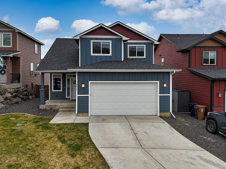 8411 N James Ct — Photo 1