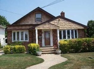 79 East Ave, Valley Stream, NY 11580