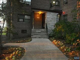 1st image of 501 Linwood Dr APT 3A