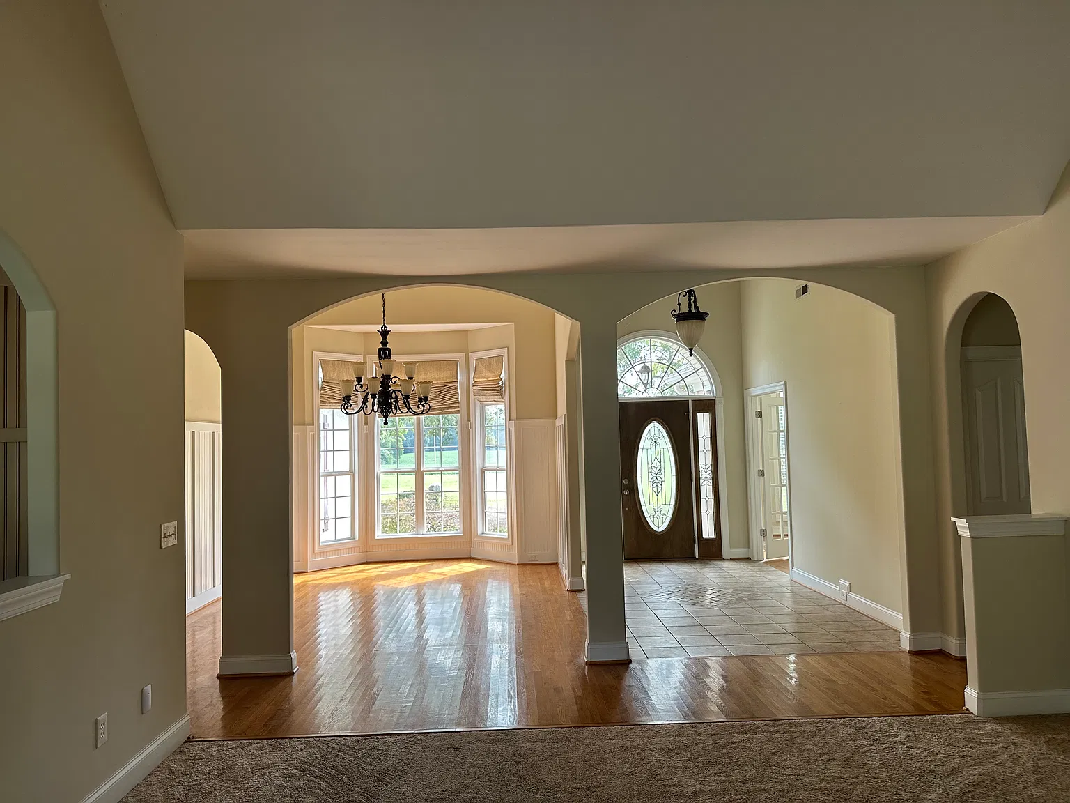 3 bed, 2702 sqft, $3,100 — Photo 3