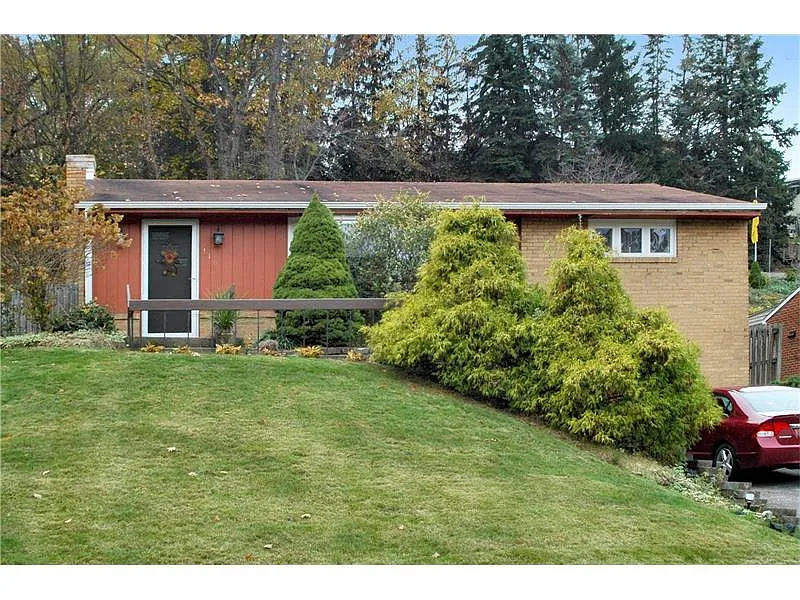 110 Longmount Dr photo 1