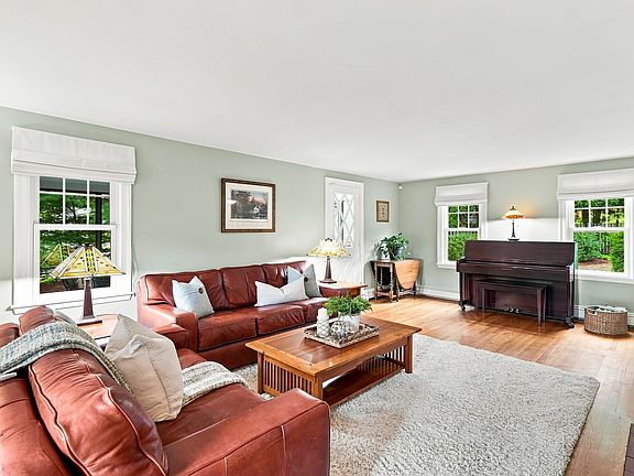 2nd image of 106 N Hancock St