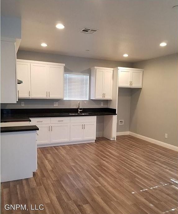 1st image of 718 W 85th St