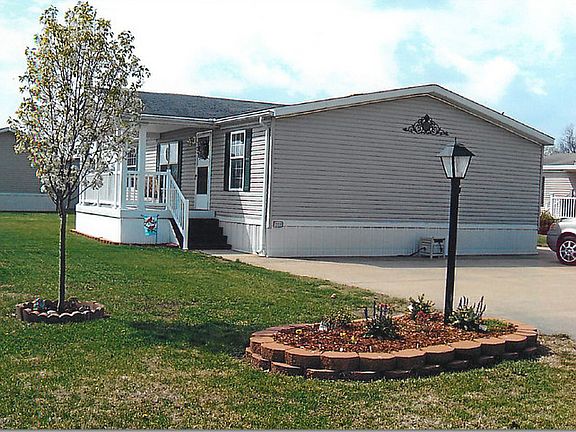 2nd image of 2028 Illini Dr