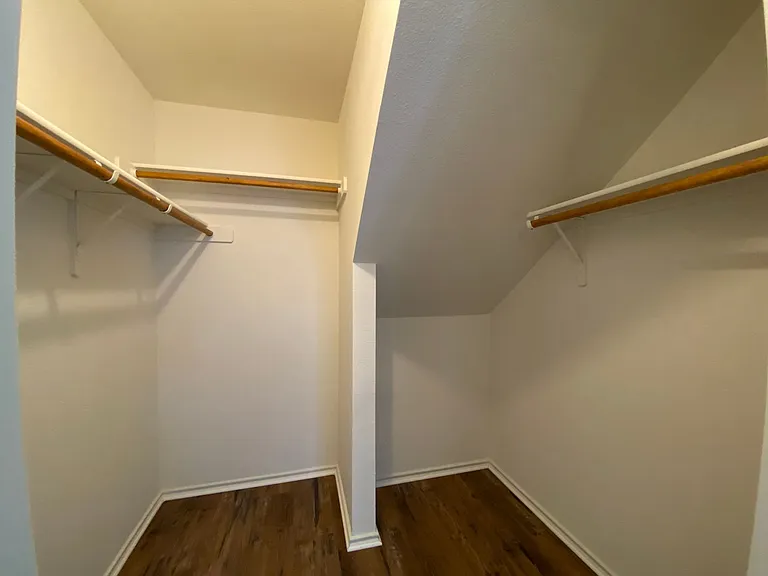 7908 Nater Ln — Photo 13