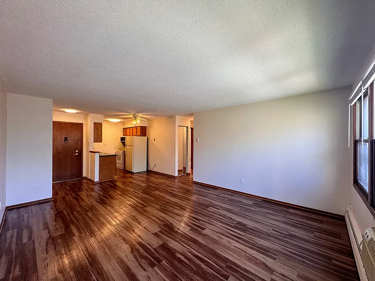 301 University Ave SE — Photo 22
