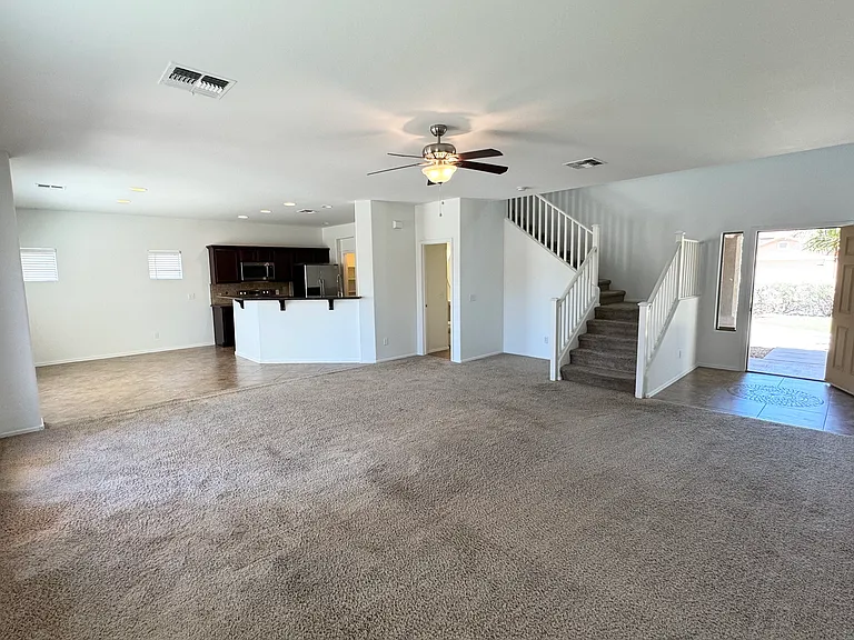 27989 N Muscovite Dr — Photo 6