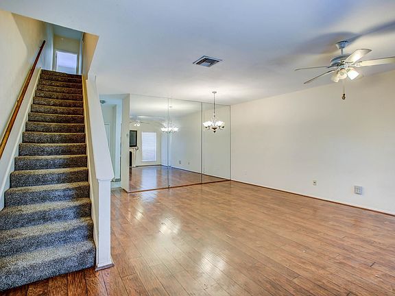2nd image of 17423 Red Oak Dr