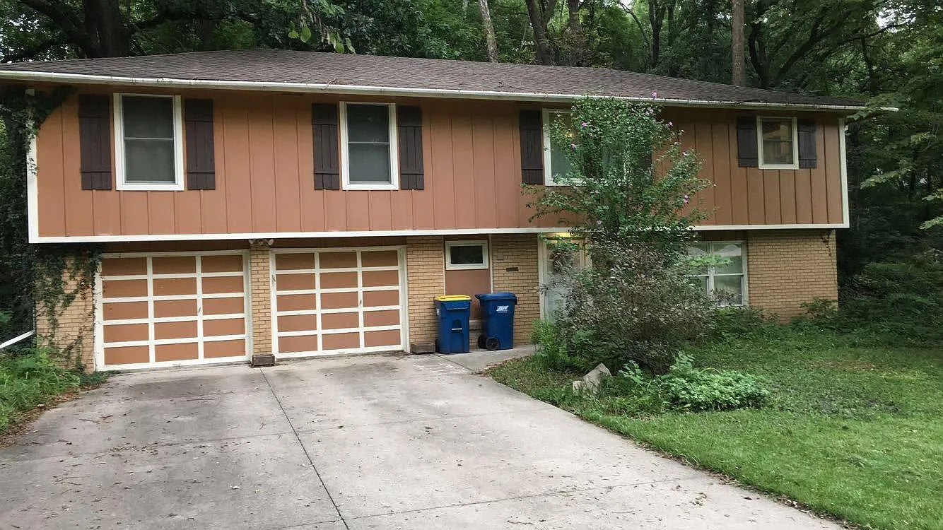 1465 Hemlock Dr — Photo 1