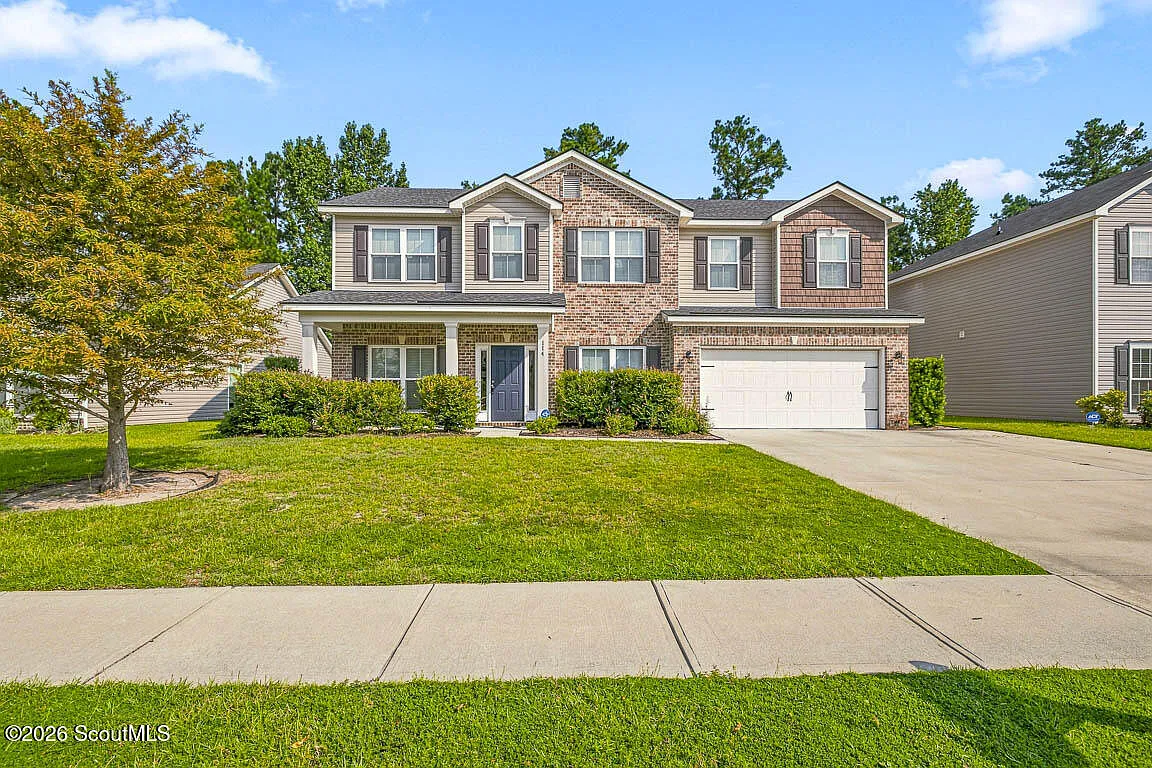4 bed, 2.5 bath, 2618 sqft, $2,595 — Photo 1