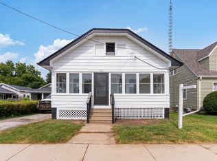 1021 Oliver Ave, Aurora, IL 60506