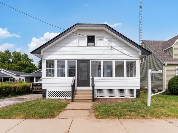 1021 Oliver Ave, Aurora, IL 60506