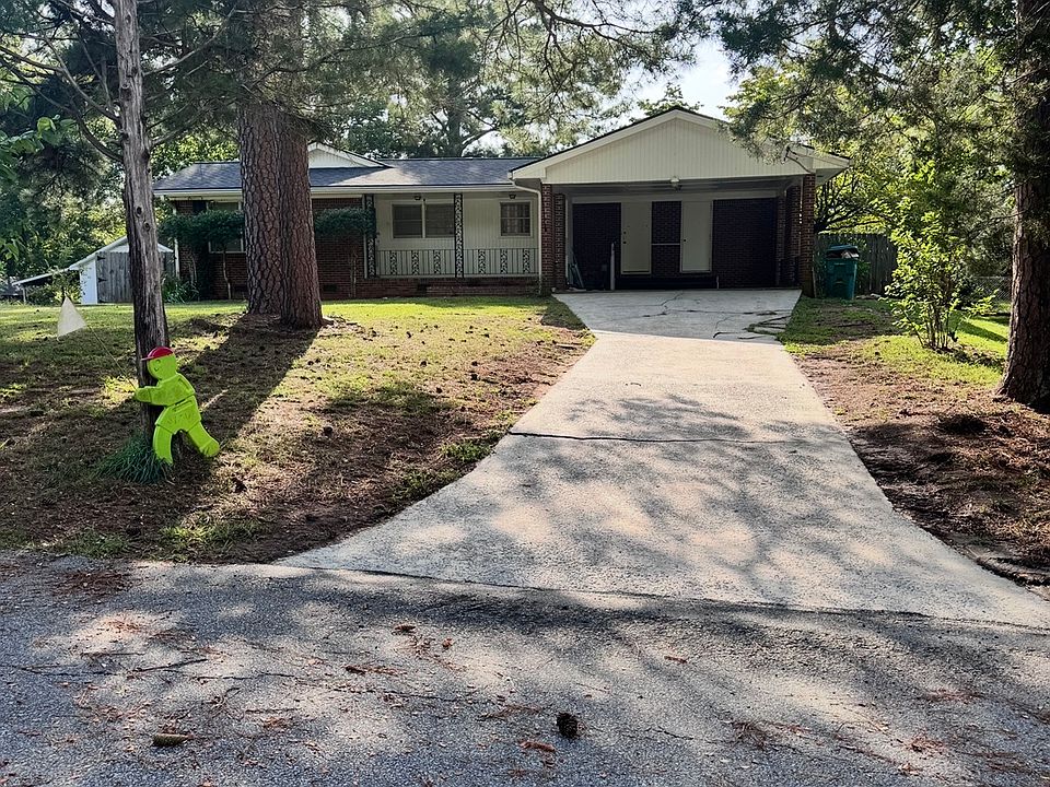 1st image of 8 Hillside Dr