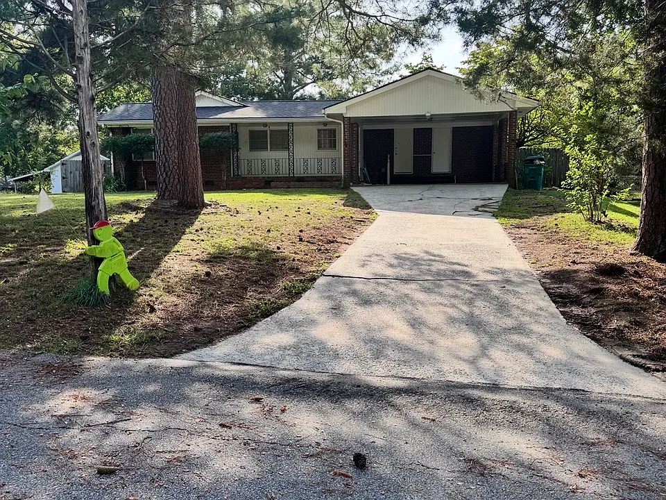 8 Hillside Dr