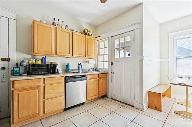 7324 Maple St — Photo 3