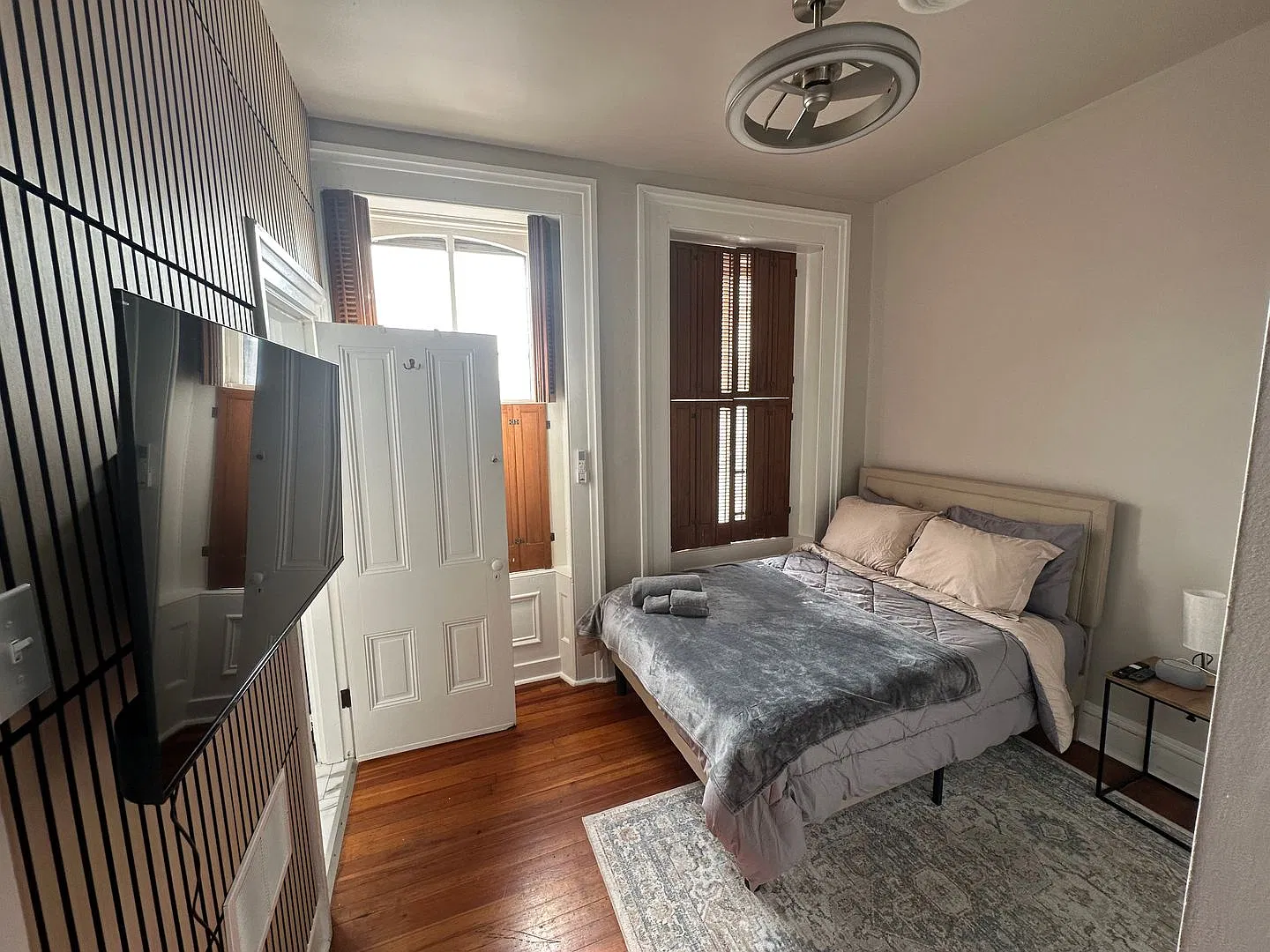 156-158 S Hanover Street — Photo 2