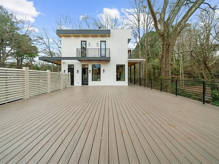 942 Peachtree Battle Cir — Photo 31
