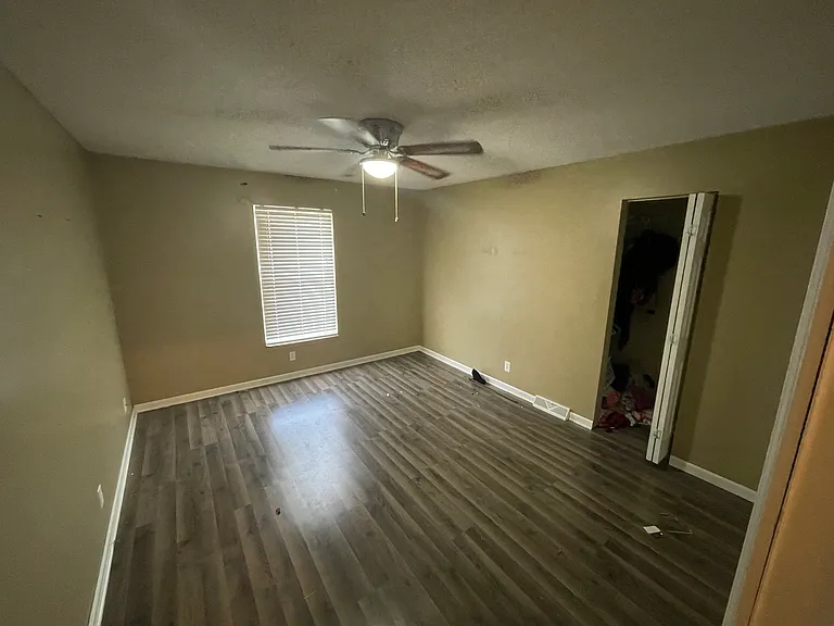 801 S Medford Cir #1 — Photo 6