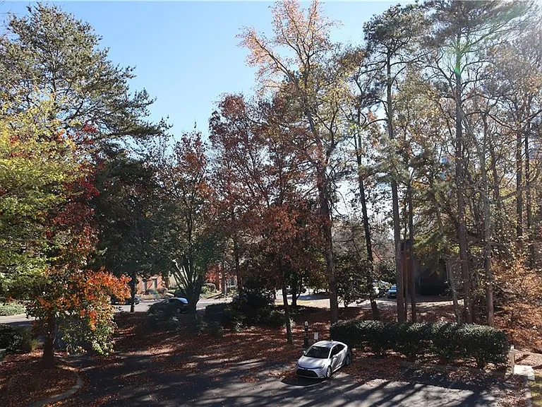 1103 Garden Ct — Photo 15