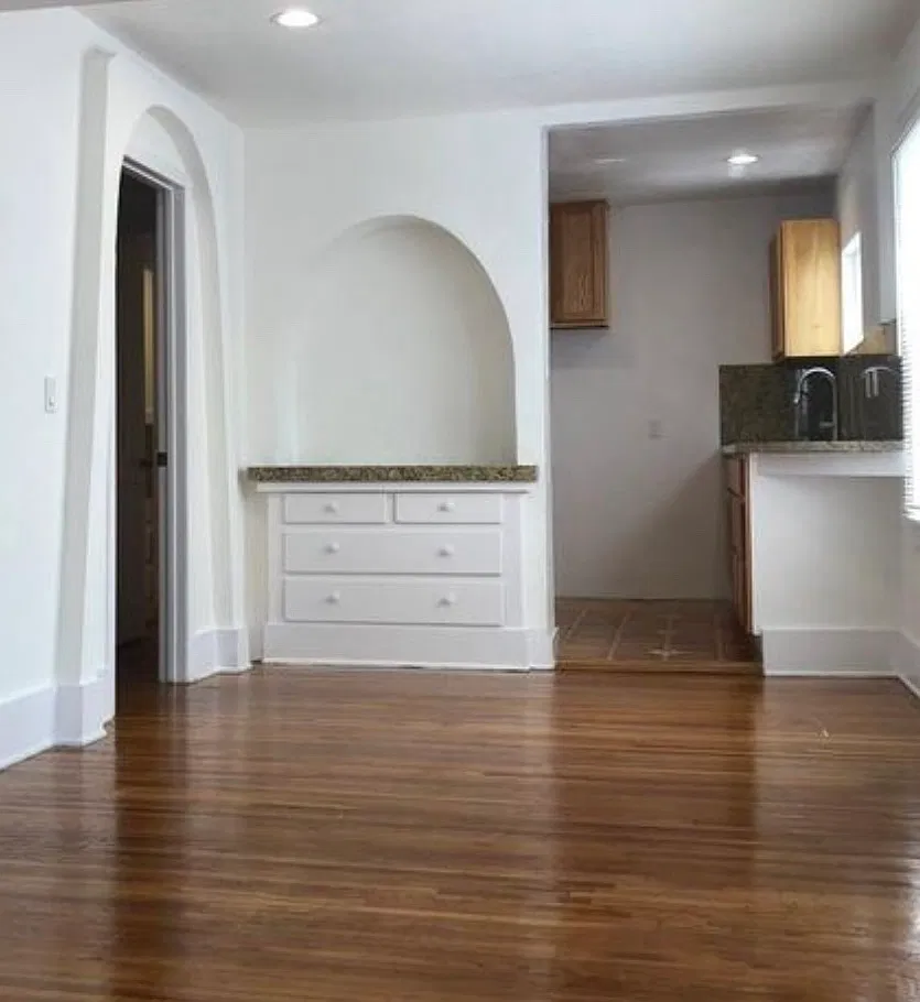 1208 N Harper Ave — Photo 2
