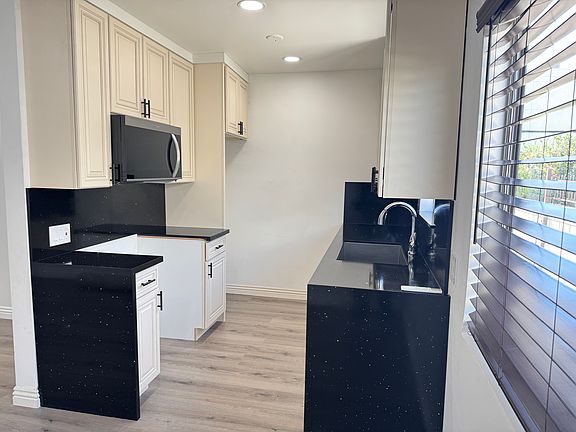 3rd image of 11461 Albers St APT 11
