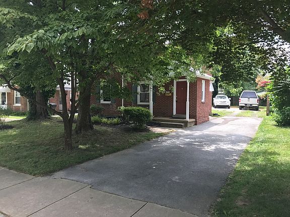 2nd image of 209 W Park Pl