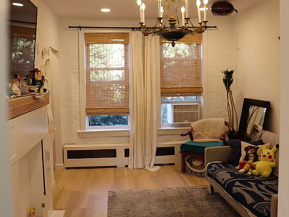 2nd image of 2830 46th St