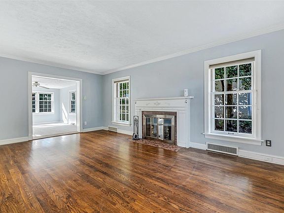 5th image of 8120 Amherst Ave