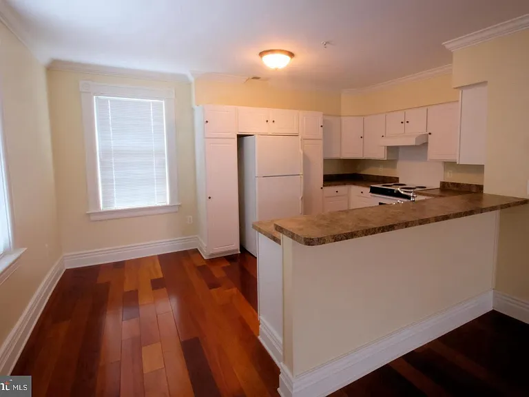 303 Charles St #2E — Photo 6
