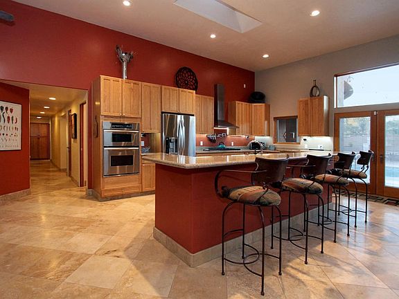 4th image of 7030 N Giaconda Way