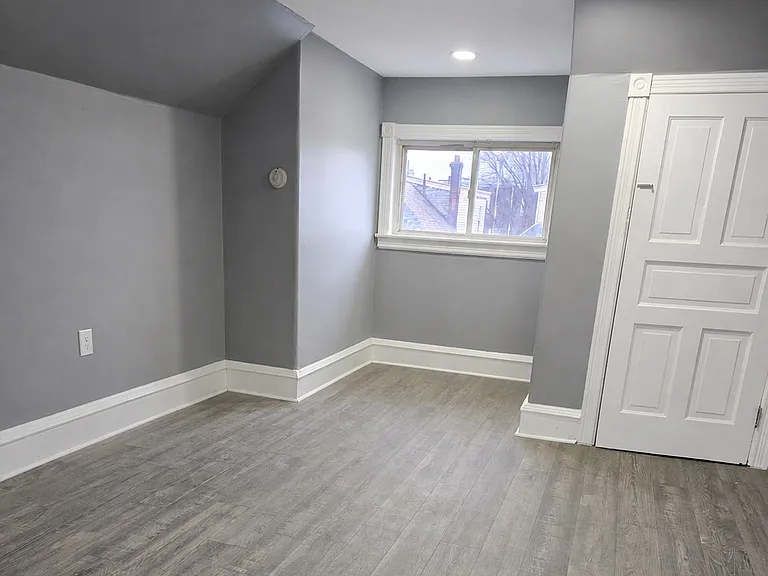 4933 N Camac St #3 — Photo 1
