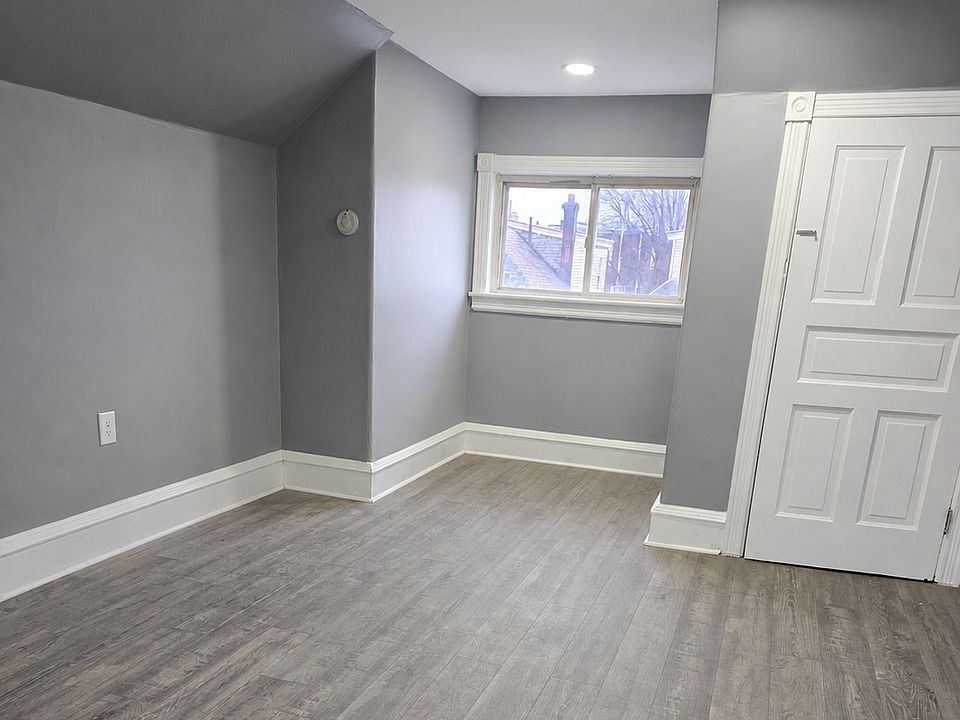1st image of 4933 N Camac St Floor 3