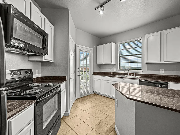 Estates at Canyon Ridge — Photo 82